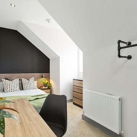 ✰Onpoint -Modern & Fresh Studio Apt Close To Centre - Convenient!✰ Appartamento Beeston  Esterno foto