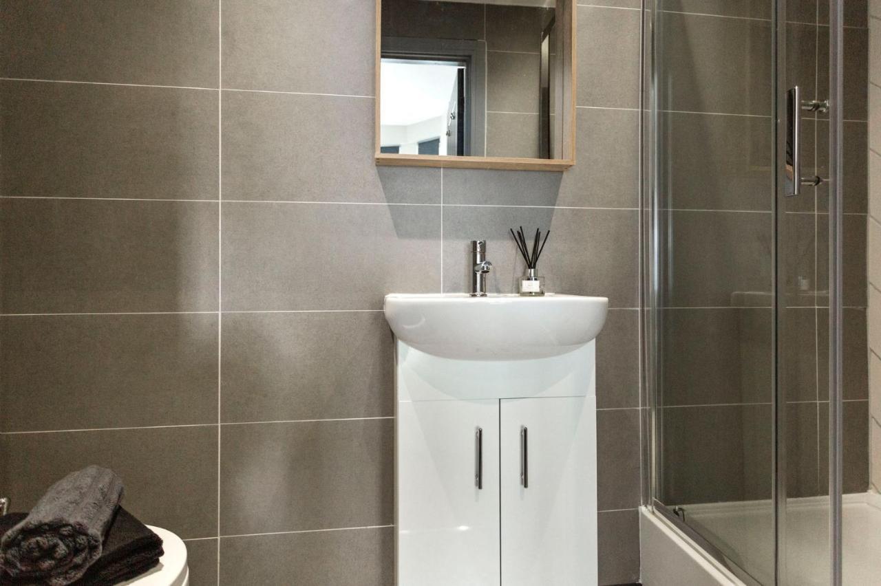 ✰Onpoint -Modern & Fresh Studio Apt Close To Centre - Convenient!✰ Appartamento Beeston  Esterno foto